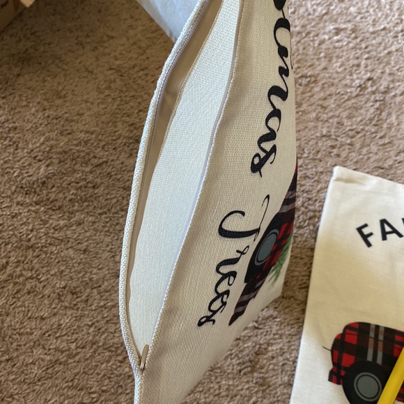 NWOT - Farm Fresh Christmas Trees Zippered Pillow Cases - 17”x17” - Picture 4 of 4